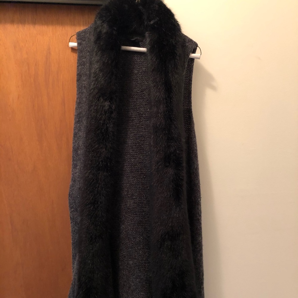 Long Steve Madden sweater with fur accents